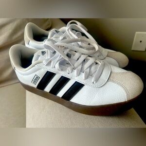 Adidas VL Court Shoe 3.0 in EUC